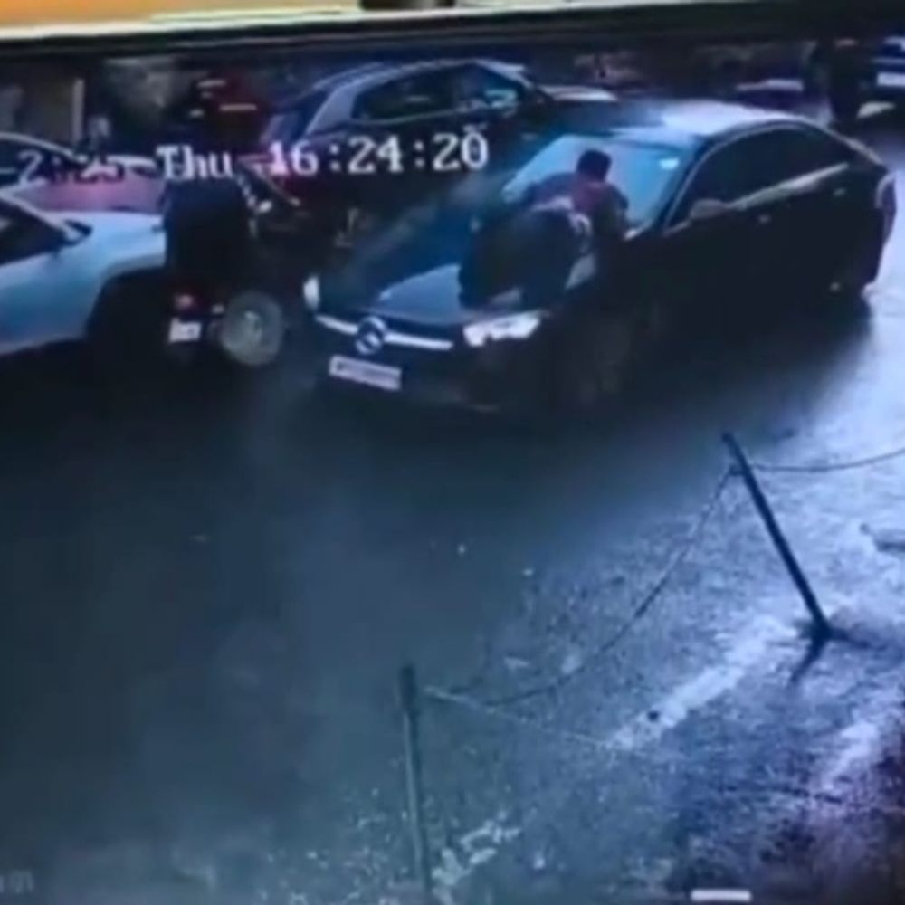 बोनट पर होटल कर्मचारी को घसीटने वाला एसआई लाइन अटैच:DGP ने संज्ञान में लिया मामला; घटनास्थल के आसपास के CCTV फुटेज देखेगी पुलिस