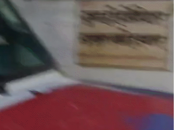 मैहर में एम्बुलेंस बनी गुटखा-तंबाकू और सिगरेट की दुकान:ड्राइवर बोला- बच्चों ने खेलते समय टांगा, सिविल सर्जन बोले- जांच के बाद कार्रवाई तय