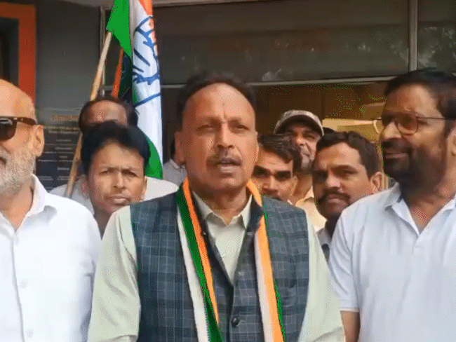 इंदौर शहर कांग्रेस ने किया यातायात मुख्यालय का घेराव:सीएम से 10 नए यातायात थाने खोलने और पुलिस बल बढ़ाने की मांग