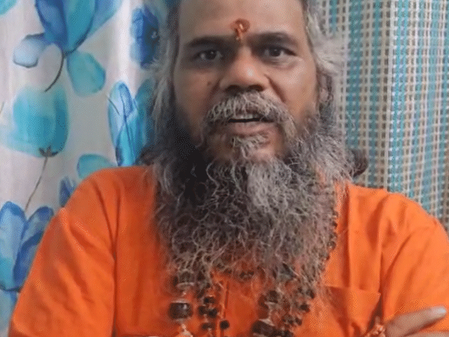 मिर्ची बाबा बोले- संतों को जहर देकर मारा जा रहा:उज्जैन के ज्योतिर्मयानंद गिरी पर लगाए हत्या के आरोप; कहा- CBI जांच कराएं सीएम