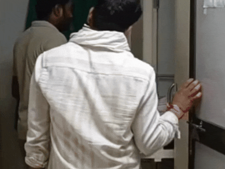 सतना के प्राइवेट अस्पताल में हार्ट पेशेंट की मौत:बेटों का आरोप- आयुष्मान कार्ड की मंजूरी देरी से मिली, इसलिए मां की जान गई