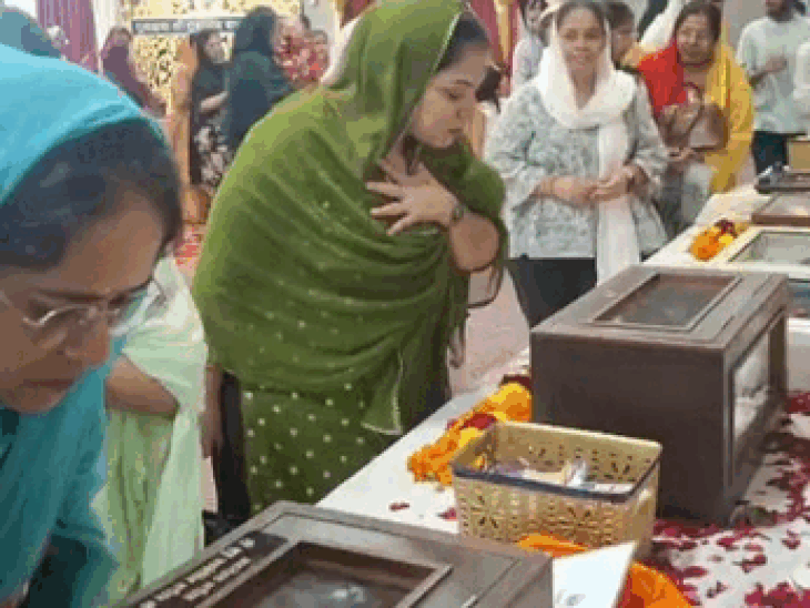 खरगोन के गुरुद्वारा में पहली बार शस्त्र दर्शन समागम:हुक्मनामा समेत पुरातन निशानियां दिखाईं